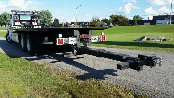 Metro FB-20 flatbed towing underlift fully extended with dual-axle rear
