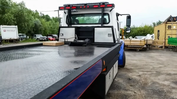 Metro Flatbed FB-5 aluminum deck carrier with wheel-lift for towing operations