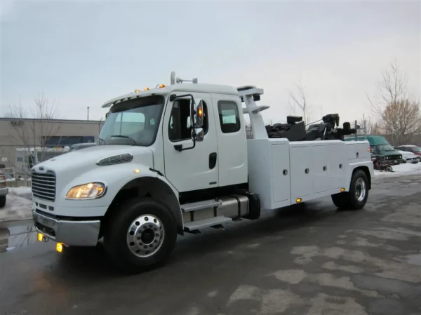 Metro Tow Trucks INT-16 white heavy-duty tow truck left side profile