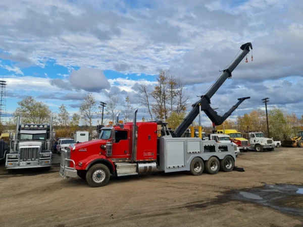 INT-60 integrated wrecker performing boom lift operations
