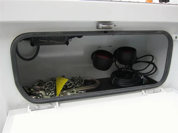 Metro Tow Trucks INT-5 white tool box showing towing accessories