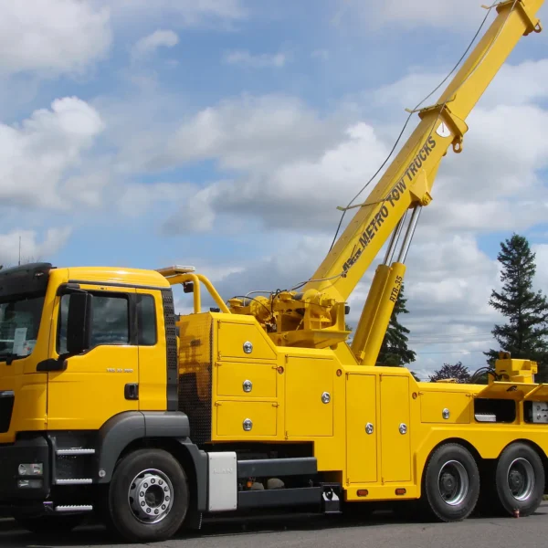 Metro Tow Trucks RTR-35 rotator operating full boom extension for commercial vehicle recovery