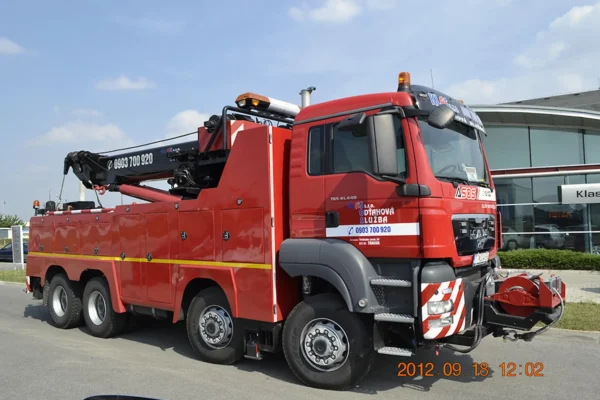 Metro RTR-70 70-ton rotator on MAN chassis for airport emergency recovery