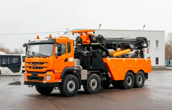 Metro Tow Trucks Heavy Recovery 70 wrecker front-side view with boom stowed
