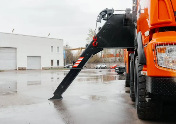 Metro Heavy Recovery 70 wrecker stabilizer leg extended for recovery operations