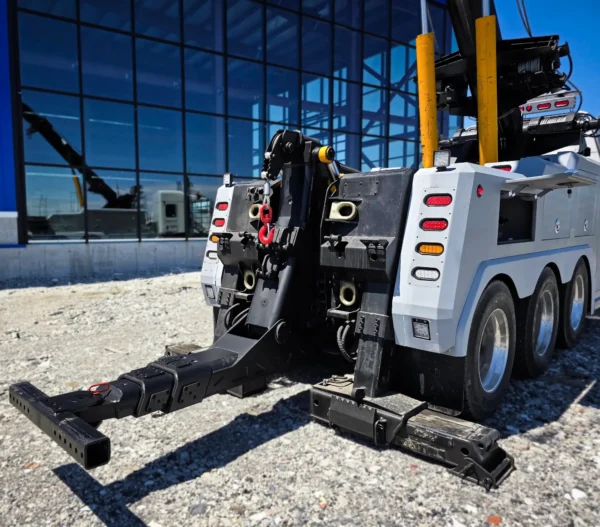 Metro IND-60 heavy wrecker extended underlift and rear recovery system close-up