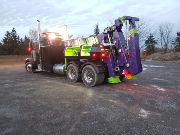 MDTU-20 detachable tow body, rear loading operation on tri-axle truck chassis